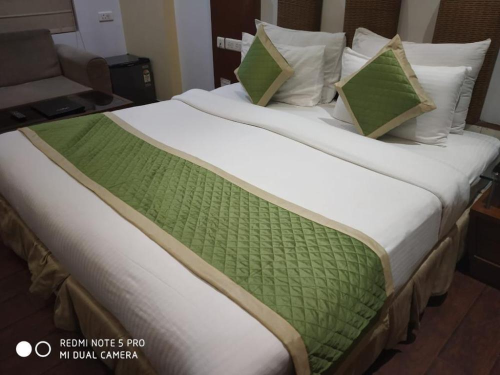 hotel white house residency by grb