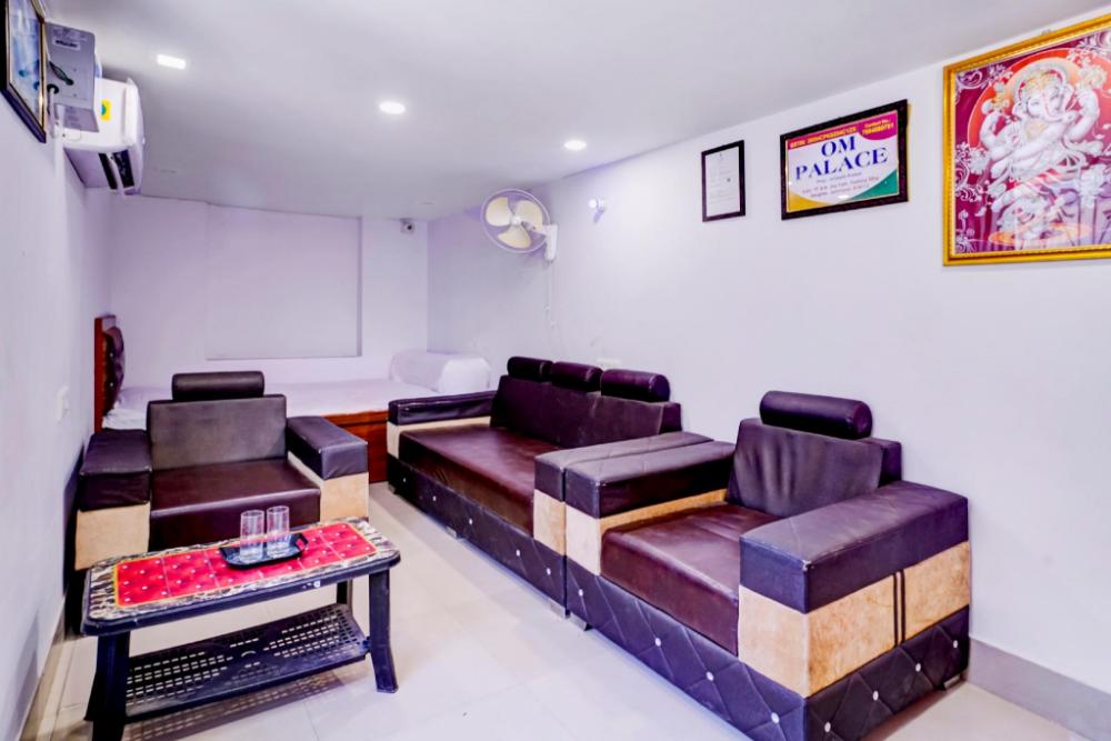 hotel om palace and banquet hall