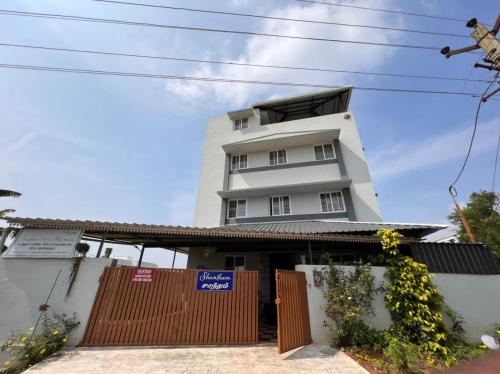 shantham service apartments kinathukadavu pollachi