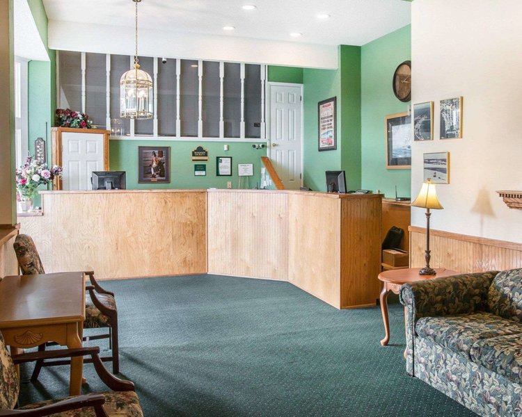 quality inn and suites mackinaw city beachfront