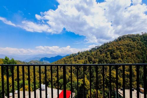 hotel pines and peaks dalhousie