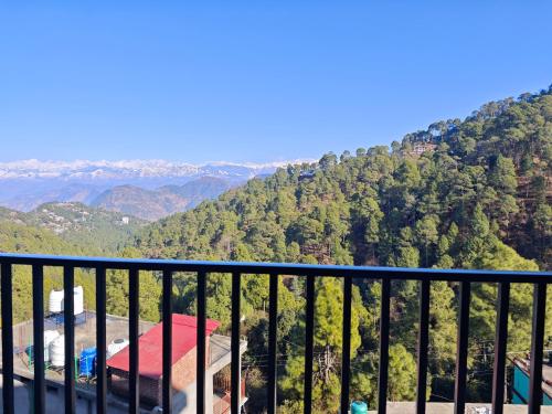 hotel pines and peaks dalhousie