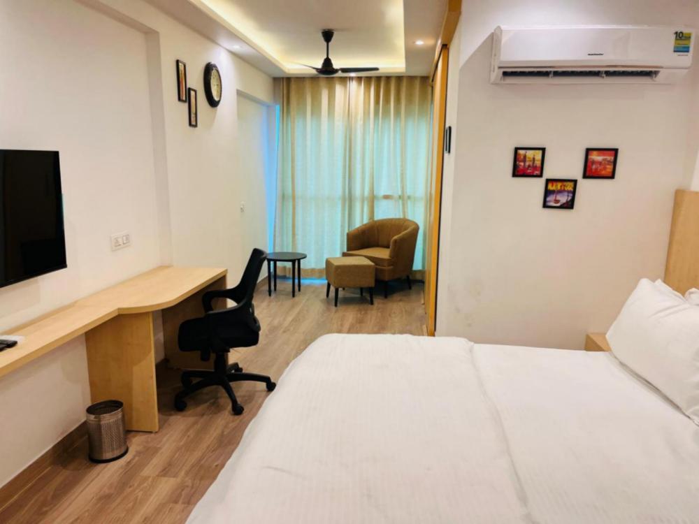 pink hotel grand anukampa