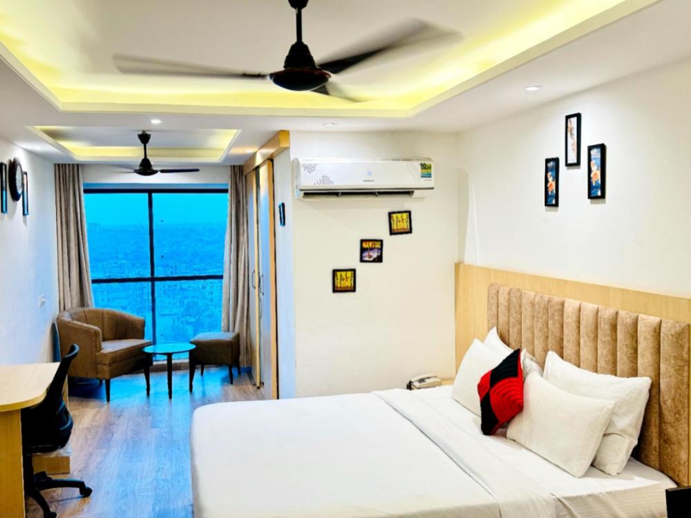 pink hotel grand anukampa