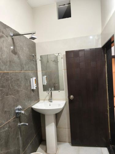 hotel anmol and resort