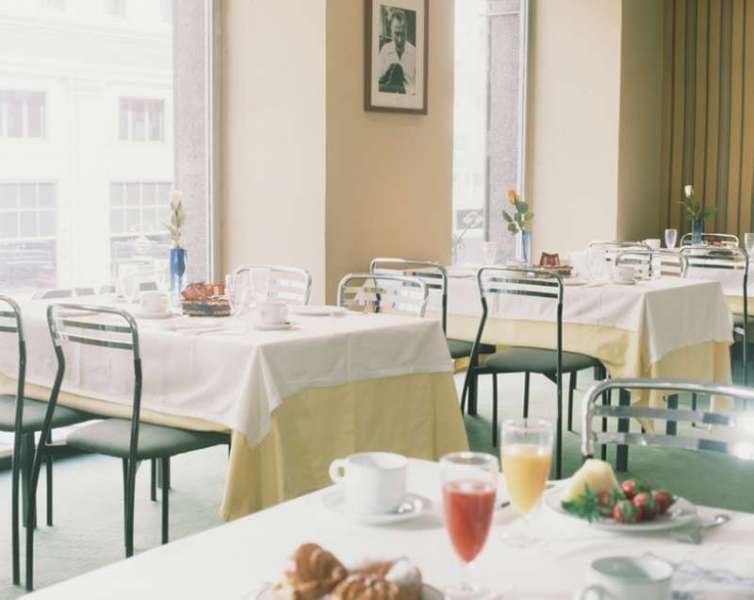 hotel madrid gran via 25 by melia
