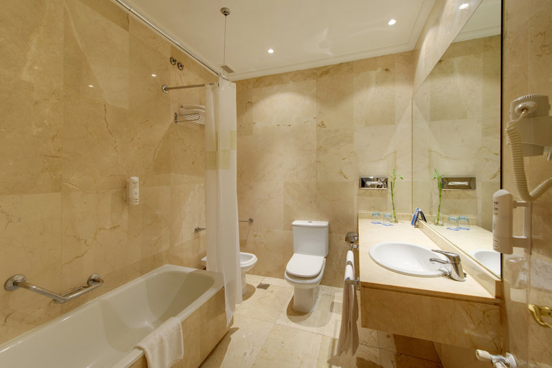 hotel madrid gran via 25 by melia