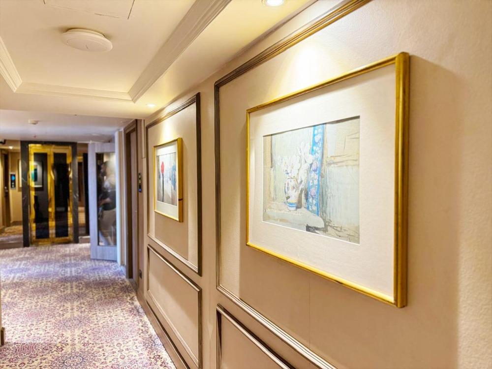 hotel lake view kashmir