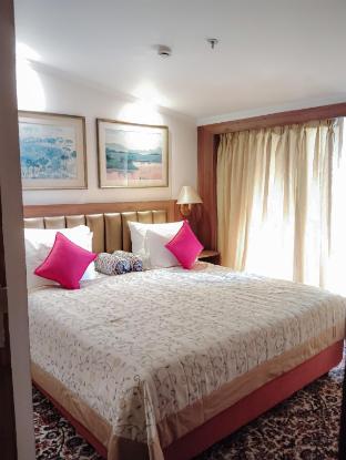 hotel lake view kashmir