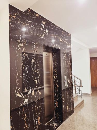 hotel amahi inn sector 48