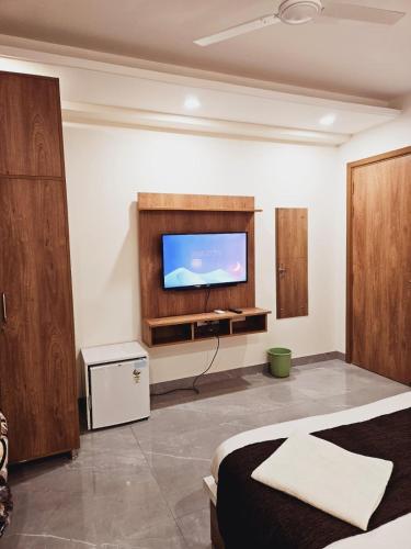 hotel amahi inn sector 48