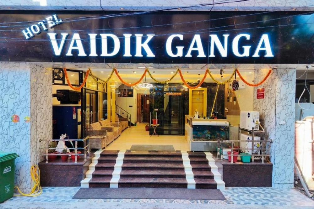 hotel vaidik ganga near parmarth niketan