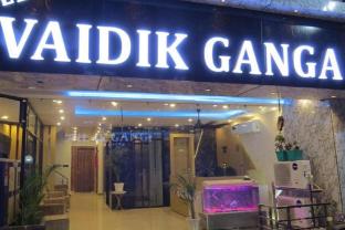 hotel vaidik ganga near parmarth niketan