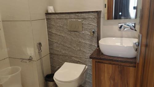 hotel vaidik ganga near parmarth niketan