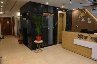 hotel vaidik ganga near parmarth niketan