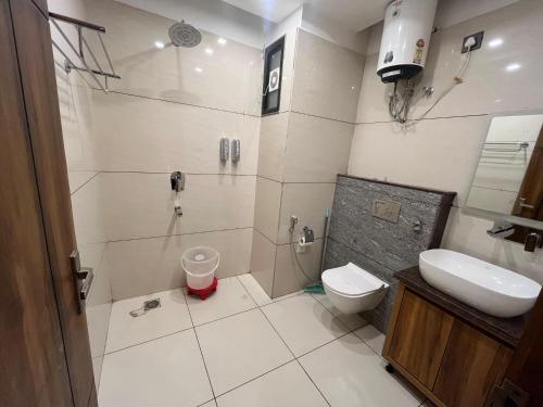 hotel vaidik ganga near parmarth niketan