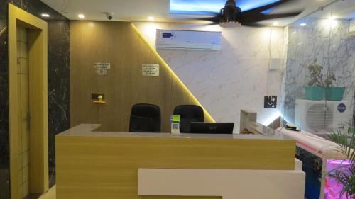 hotel vaidik ganga near parmarth niketan