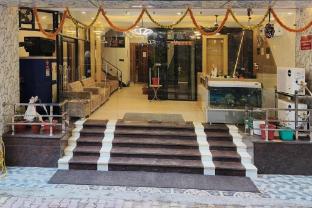 hotel vaidik ganga near parmarth niketan