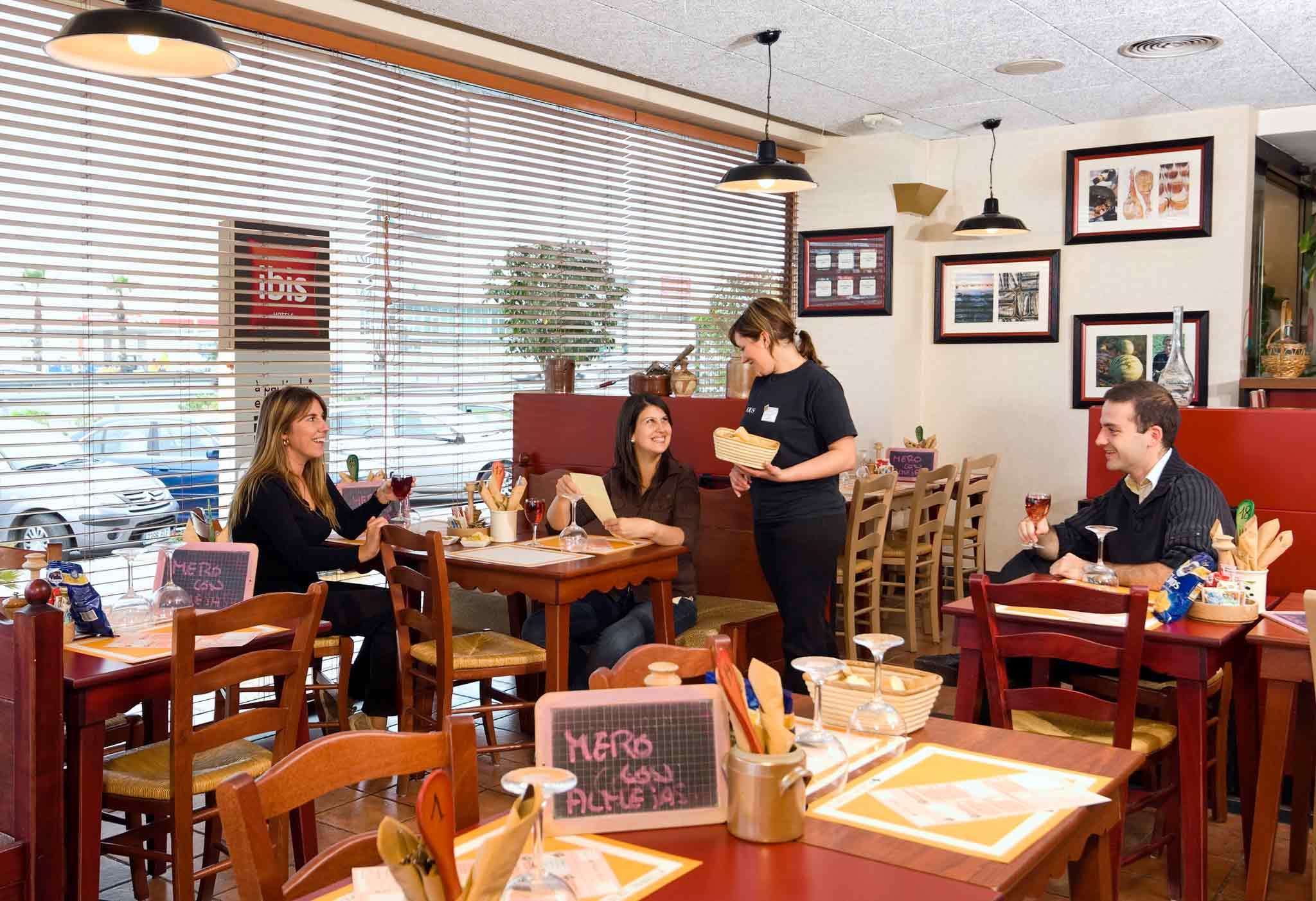 ibis budget malaga aeropuerto avenida velazquez