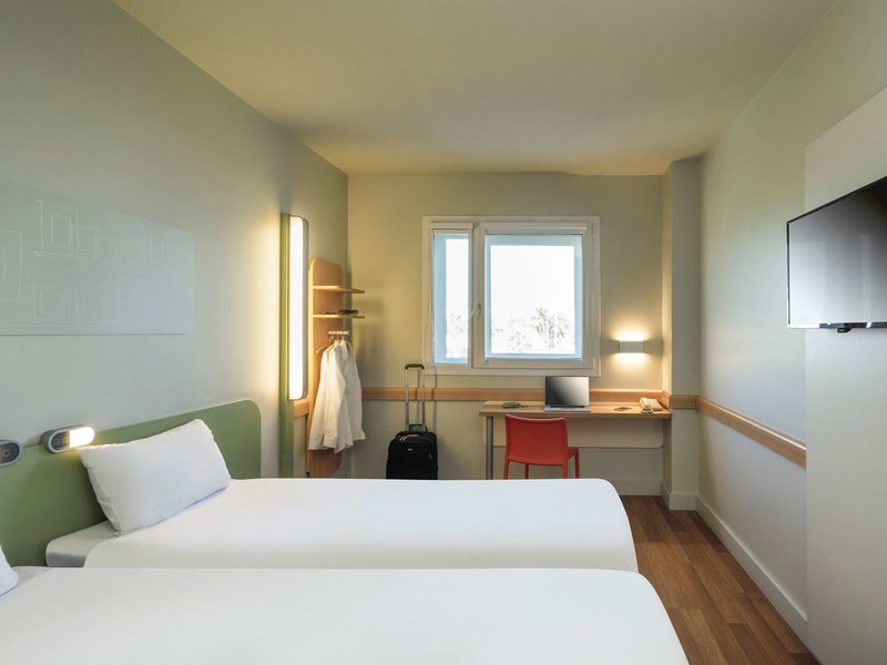 ibis budget malaga aeropuerto avenida velazquez