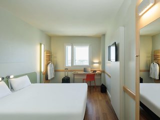 ibis budget malaga aeropuerto avenida velazquez