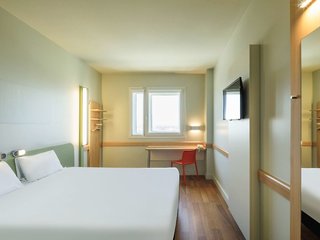 ibis budget malaga aeropuerto avenida velazquez