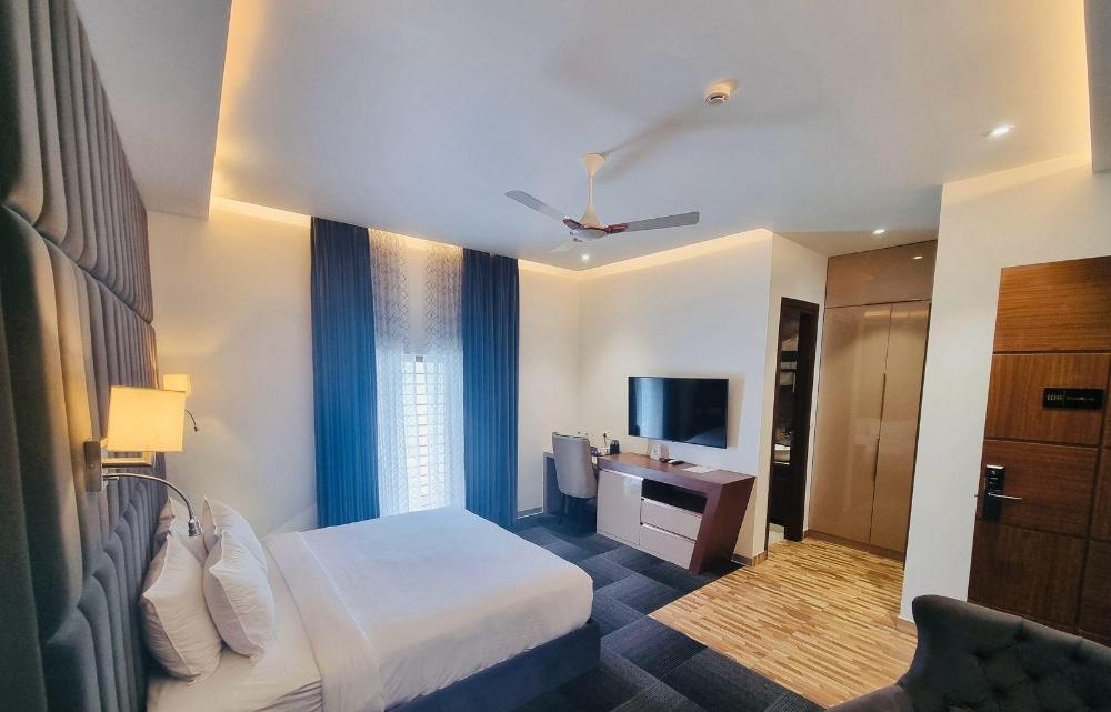 eminence the corbett