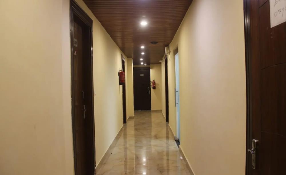 hotel kaushambhi grand