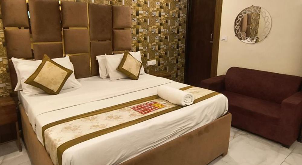 hotel kaushambhi grand
