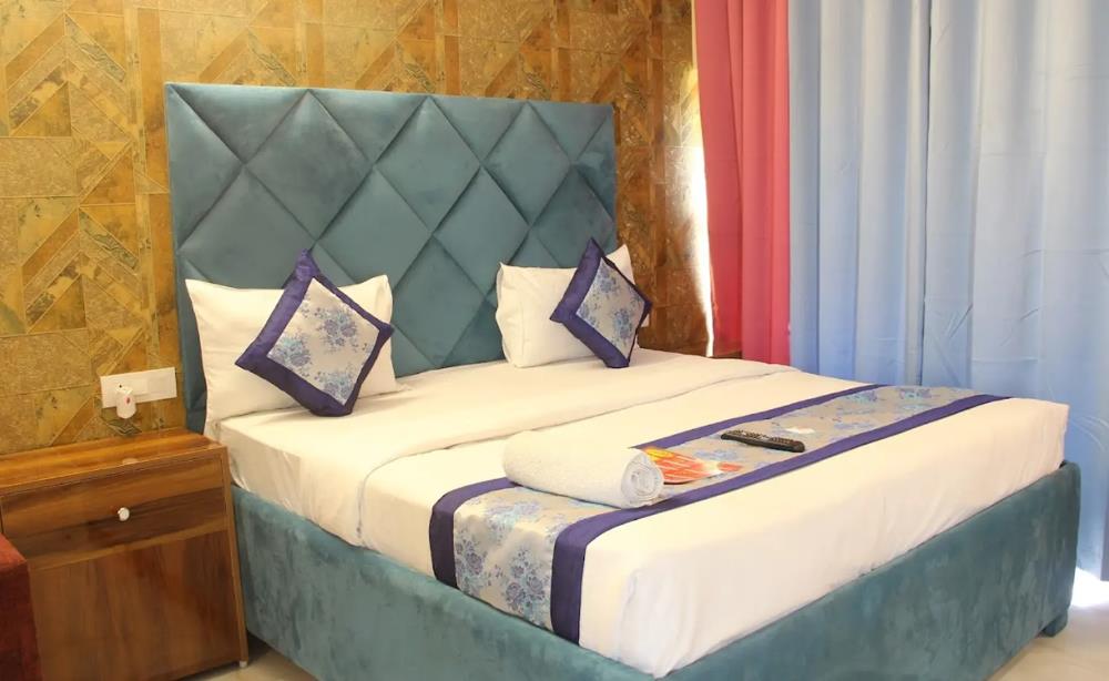 hotel kaushambhi grand