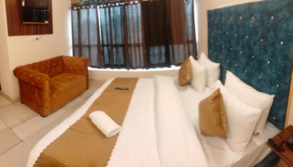 hotel kaushambhi grand