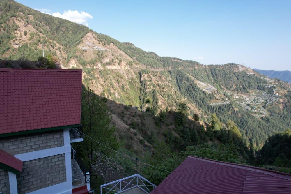 crossroads narkanda cottages