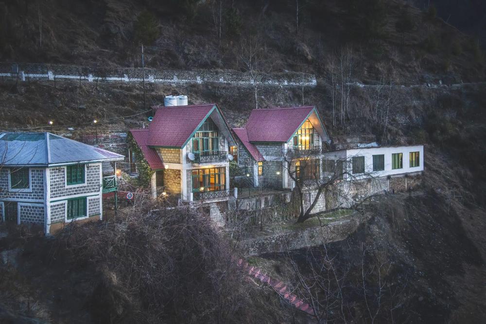 crossroads narkanda cottages