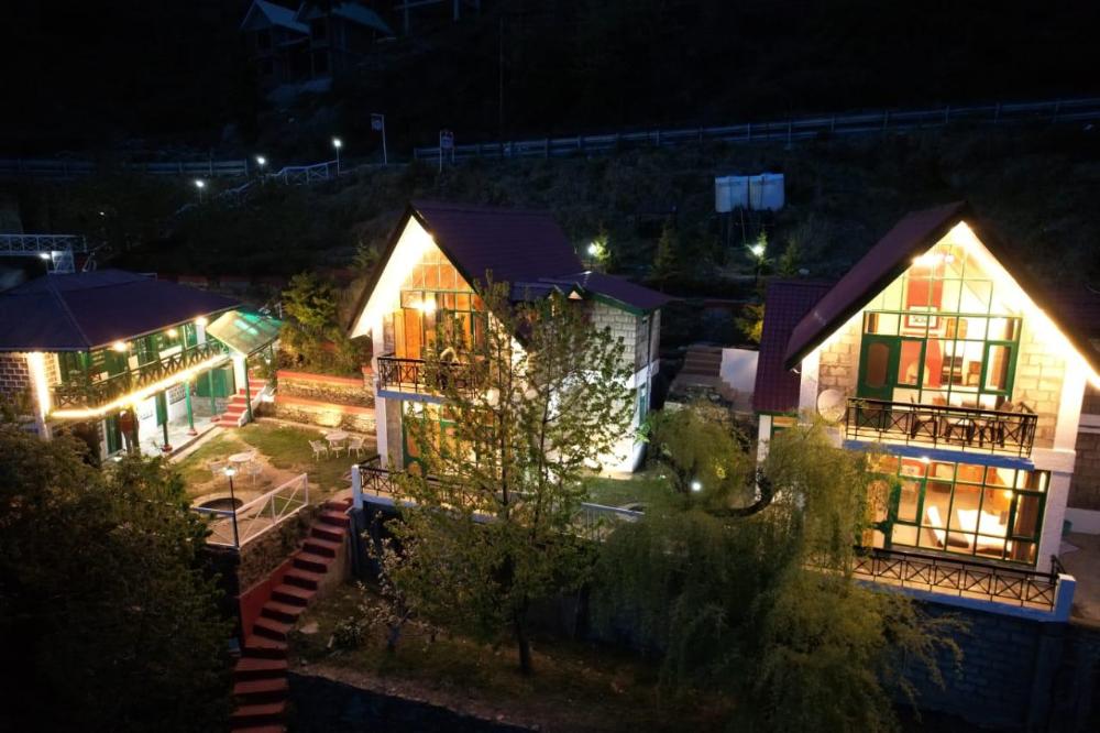 crossroads narkanda cottages