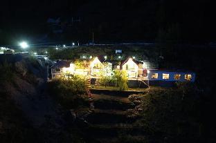 crossroads narkanda cottages