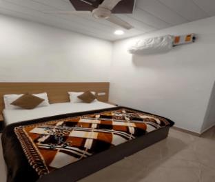 golden oak 5 minutes away from golden temple