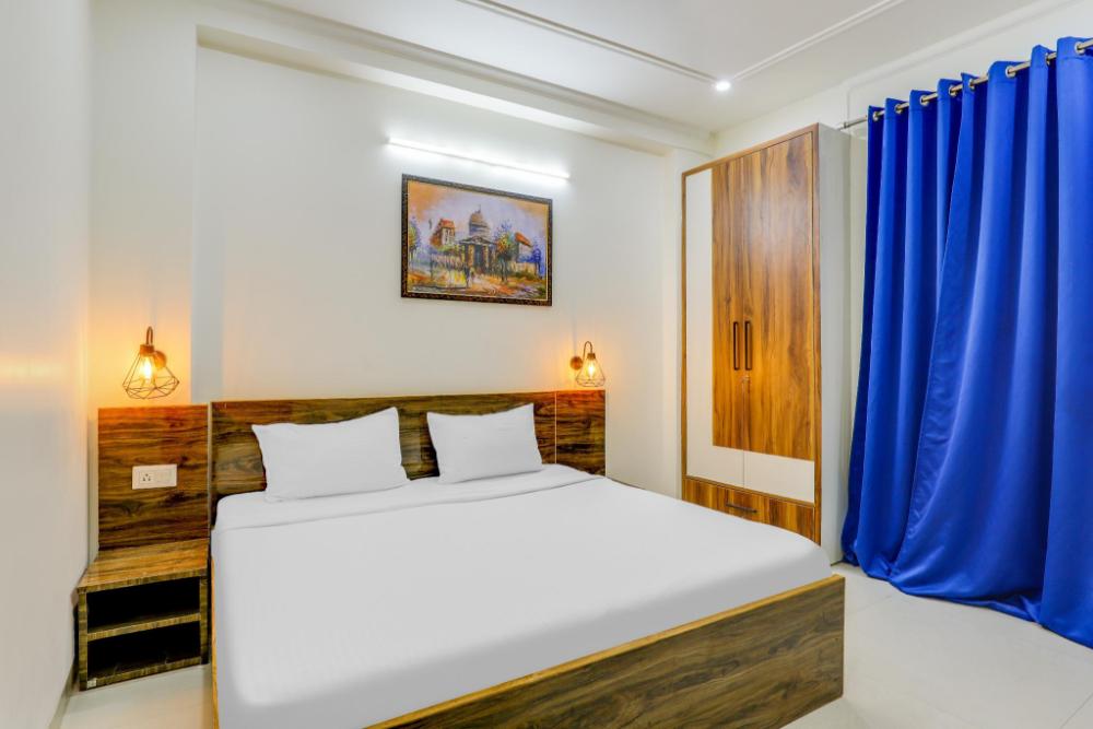 peacefulhuts 1bhk nr yashobhoomi icc and airport