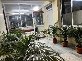 hotel shanti inn 300m from rene tower vfs global