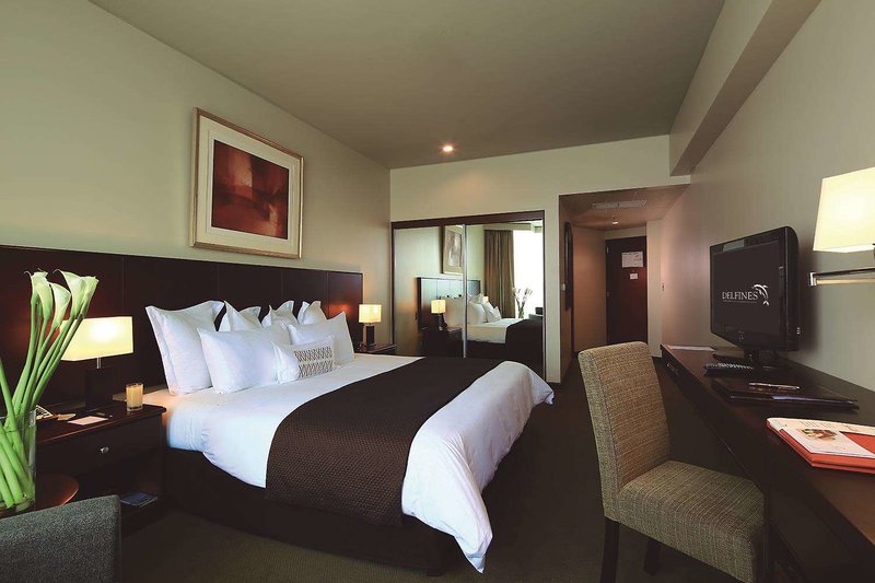 delfines hotel and convention center