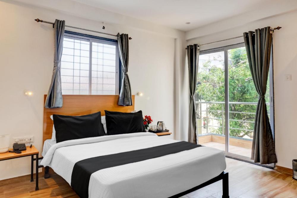 hotel o rova stays near phoenix marketcity viman nagar