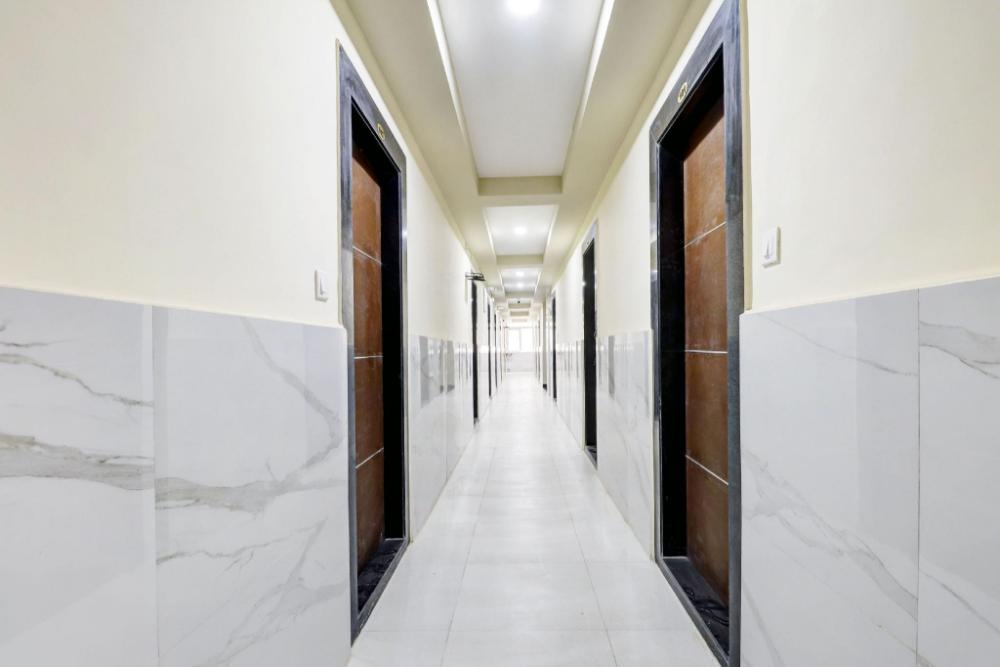 super hotel o sri harshitha grand near zudio star bazaar kundalhalli gate
