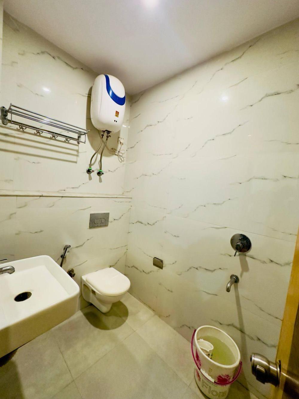 hotel bramhaputra i near new delhi railway station