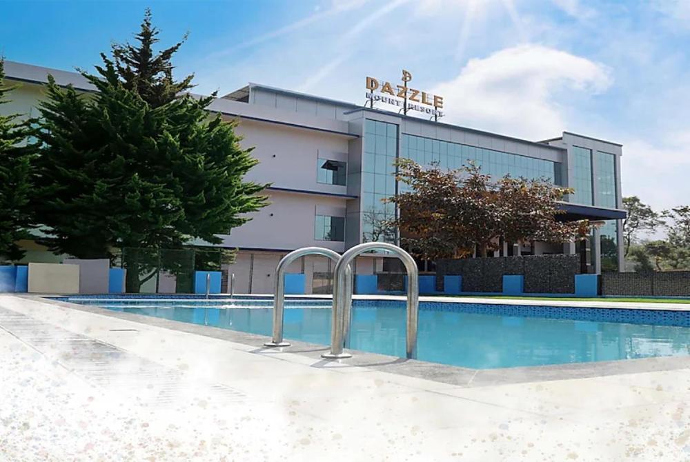 dazzle mount resort