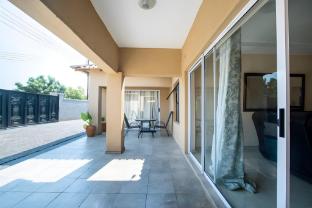The Crescent Victoria Falls,1225 Aerodrom Lowdensity,3 star