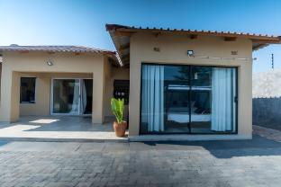 The Crescent Victoria Falls,1225 Aerodrom Lowdensity,3 star