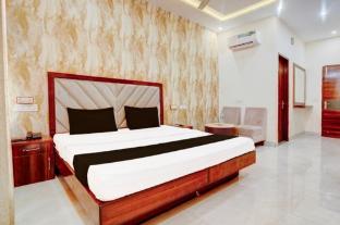 hotel golden roof