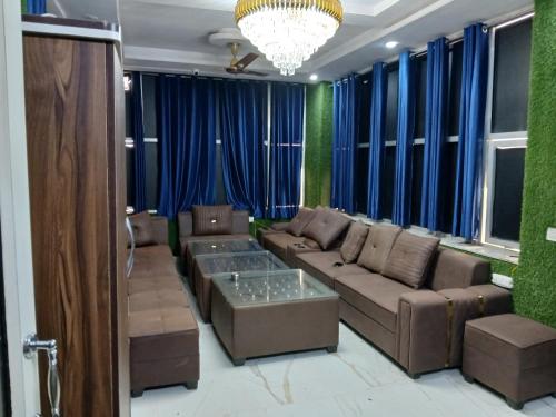 hotel golden roof