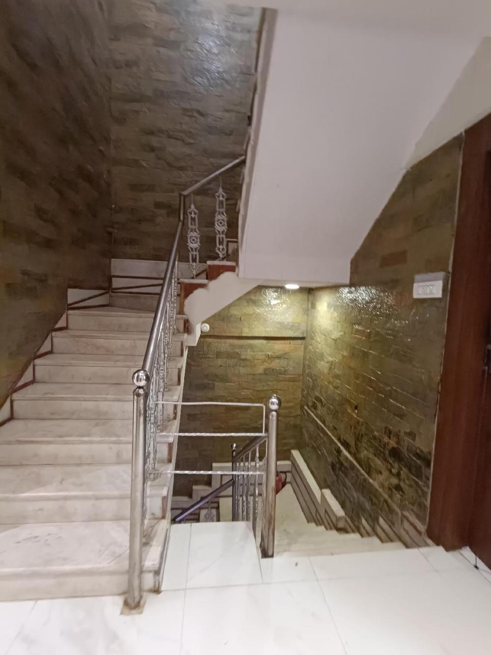 hotel best near kokilaben hospital andheri west