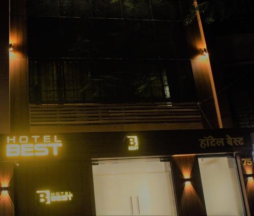 hotel best near kokilaben hospital andheri west
