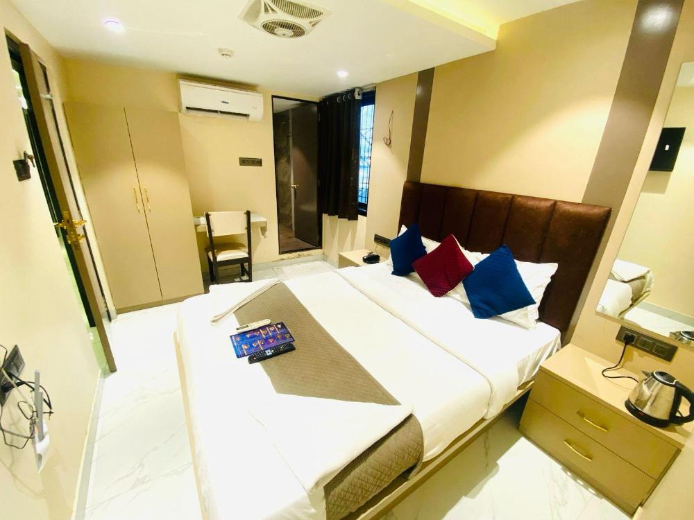 hotel dolphin residency